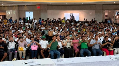 Bataan jeepney operators receive cash relief