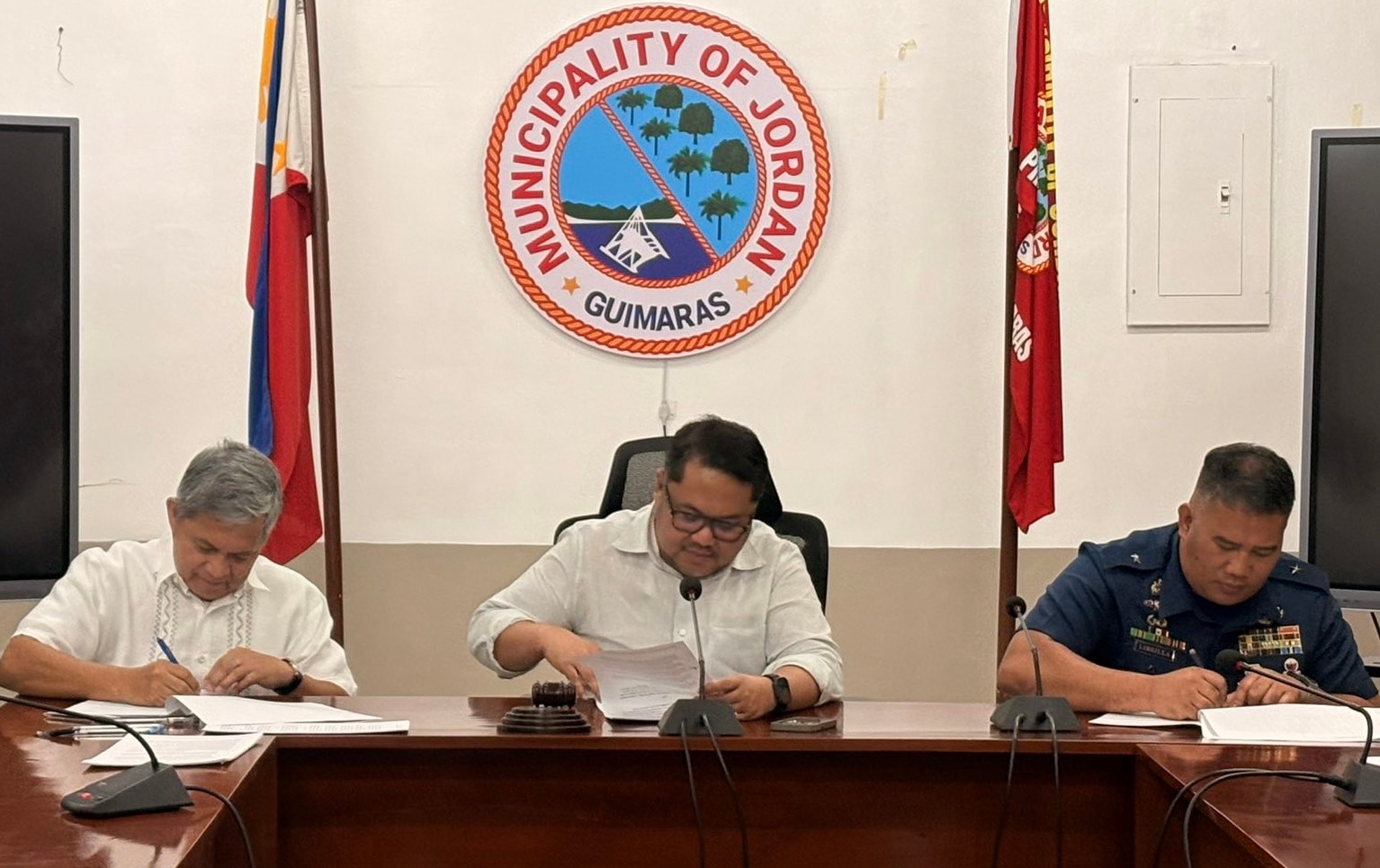 Guimaras town pilot tests e-manifest