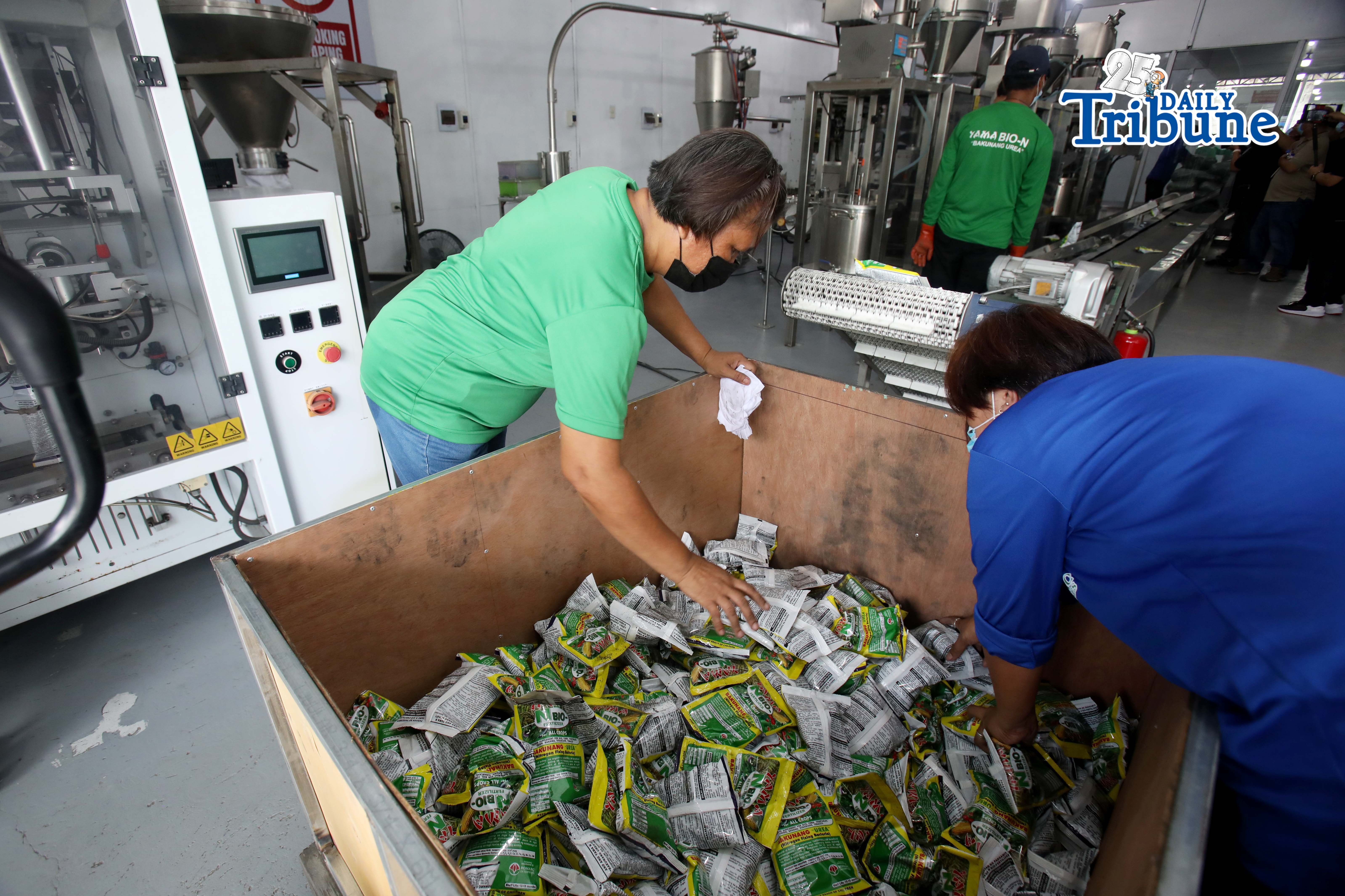 DA, BSWM inspect biofertilizers