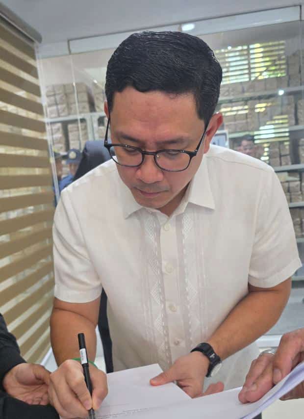Lawyer Manases Carpio, husband of Vice President Sara Duterte. (Contirbuted file photo from Dindo A. Danao)