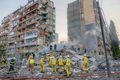 Heavy Russian strikes on Kyiv kill one, wound 31
