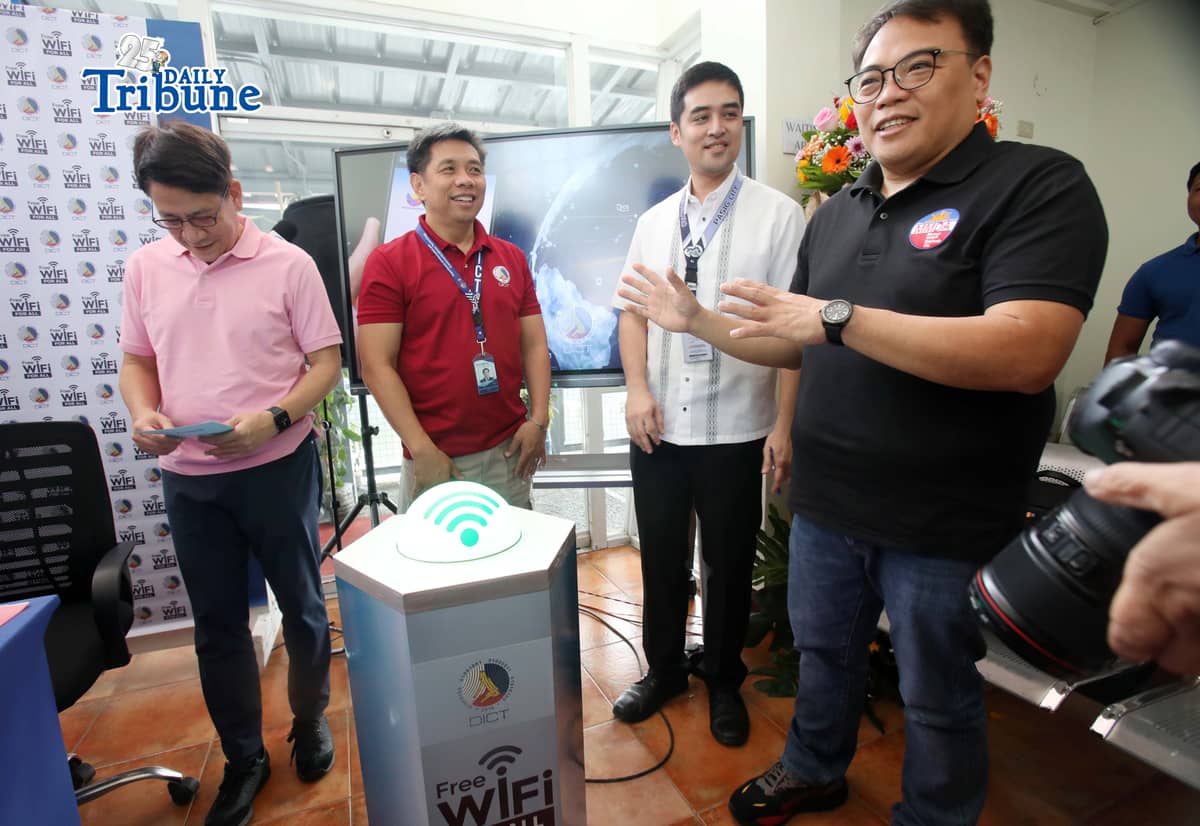 (May 14 2026) MMDA Chairman Atty. Don Artes lead the ceremonial launching of Free Public Internet Access Program (FPIAP) in MMDA Pasig River Ferry Service, with DICT Secretary Henry Aguda, and Pasig City Mayor Vico Sotto — a program in partnership with the DICT at San Joaquin Pasig River Ferry Station in Pasig City on Thursday, May 14, 2026. The FPIAP is part of the effort to modernize public transport facilities and part of efforts to restore life to Pasig River, alongside the ‘Pasig Bigyang Buhay Muli’ initiative of President Ferdinand R. Marcos Jr. Photo/Analy Labor