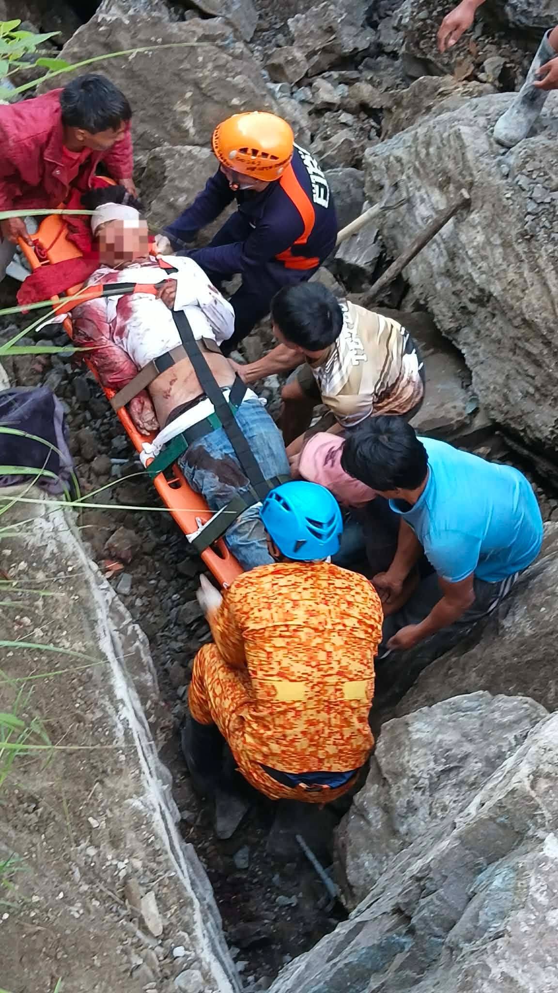 Man buried in Mountain Province rock slide rescued alive