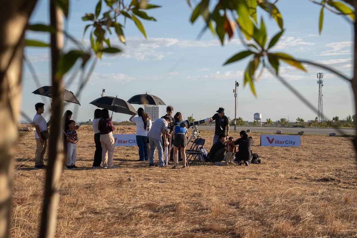 PREPARING for nightfall in partnership with the Philippine Astronomical Society.