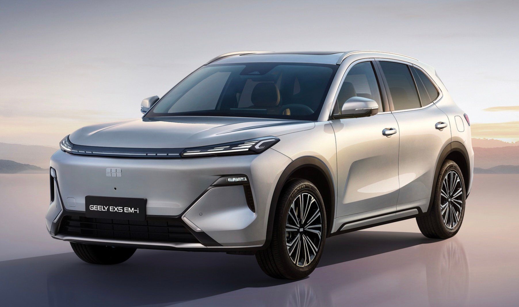 Geely Cainta wraps EX5 EM-i mall display