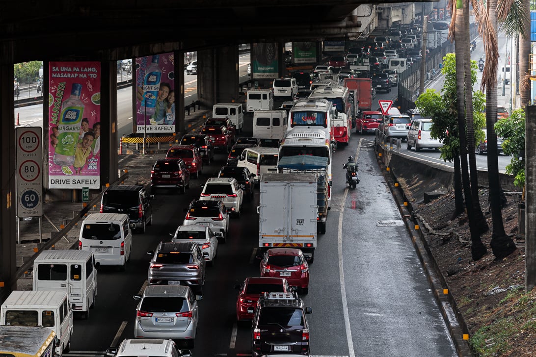 Heavy rain results traffic along SLEX  
