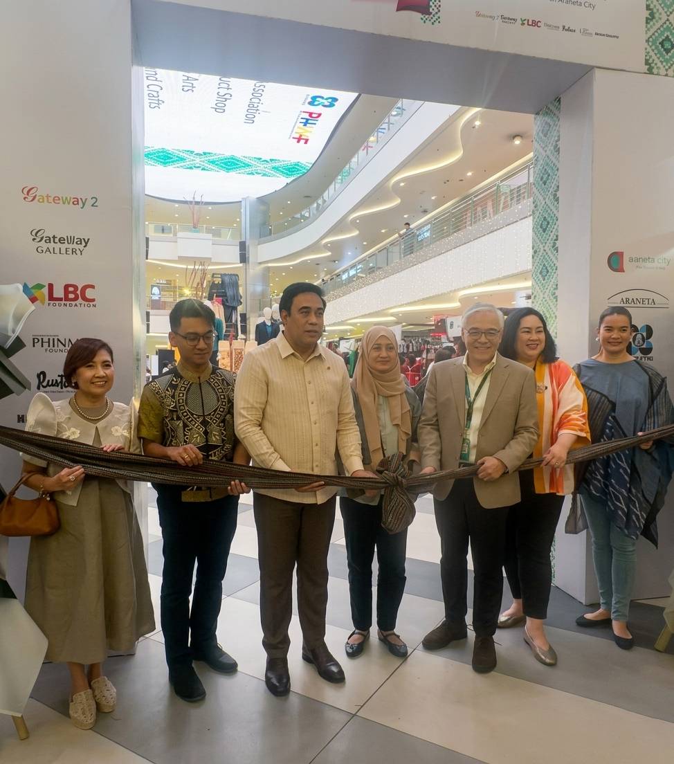 LORNA Fabian, vice president for Leasing of Araneta City, Ron Ranier Reyes, executive director of PHINMA Foundation, Dr. Julius Leaño Jr., Director IV of DOST-PTRI, Angelita Pichay Ilul, of Angie's Yakan Handloom Weaving, Rowell Recinto, senior management consultant of Araneta City, Diane Romero, executive director of J. Amado Araneta Foundation, and Myra Paz Valderrosa Abubakar, Undersecretary of Department of Tourism.