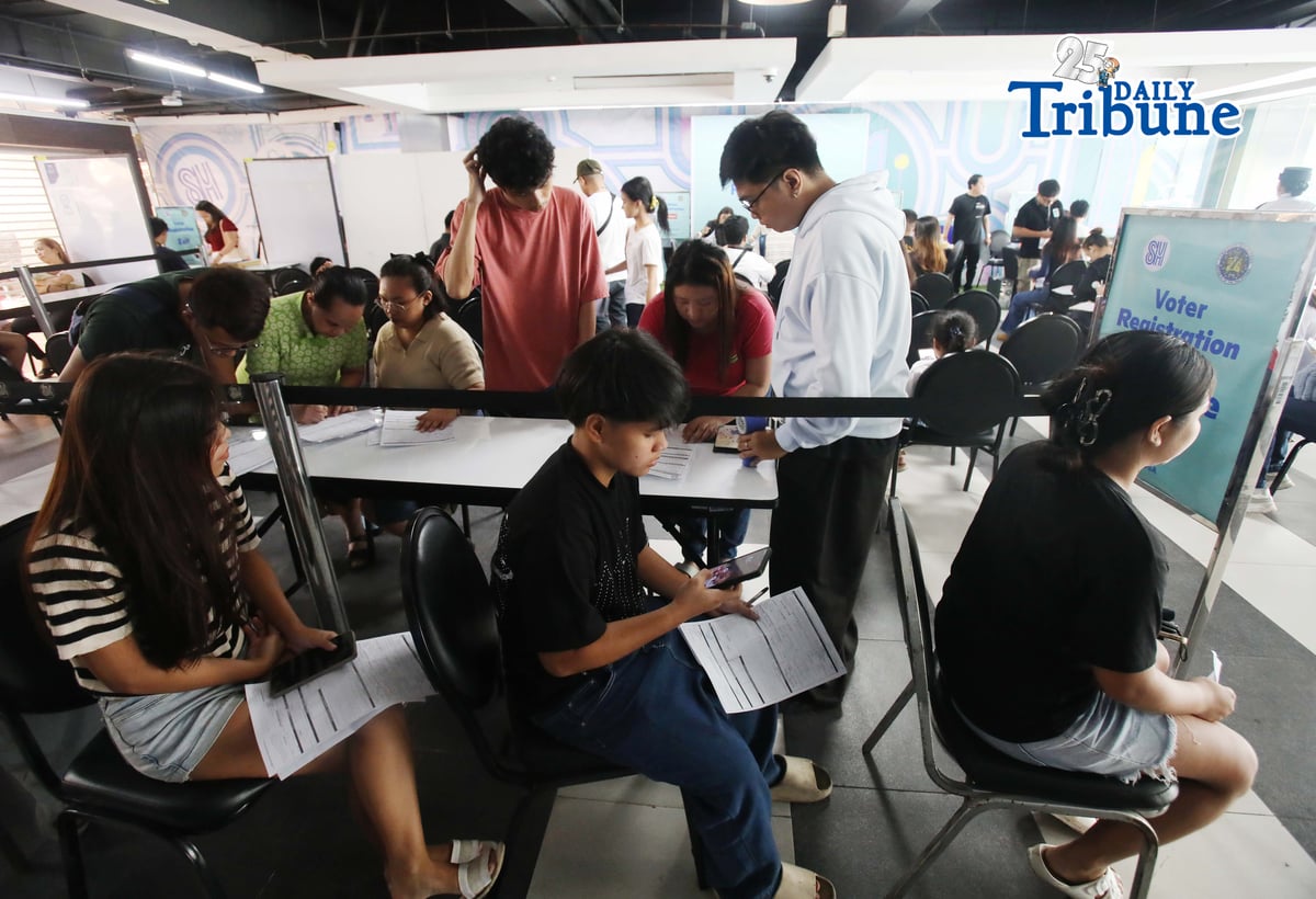 (May 16 2026) People queuing for voter registration at SM North Edsa in Quezon City on Saturday may 16 2026, a day before the COMELEC May 18 deadline for registration for the 2026 Barangay and Sangguniang Kabataan Elections BSKE. The Commission reminded the public to register and update their voter records before the deadline to avoid the last minute rush. Photo/Analy Labor