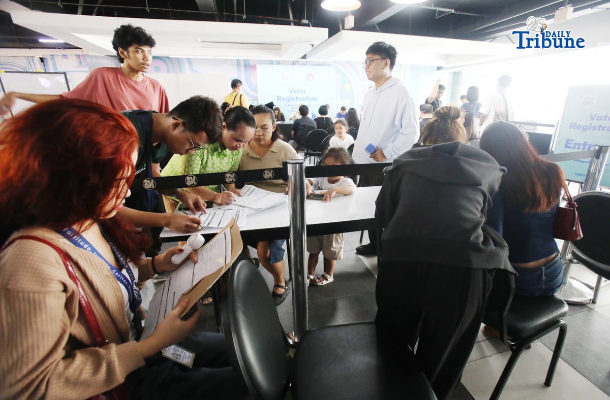 (May 16 2026) People queuing for voter registration at SM North Edsa in Quezon City on Saturday may 16 2026, a day before the COMELEC May 18 deadline for registration for the 2026 Barangay and Sangguniang Kabataan Elections BSKE. The Commission reminded the public to register and update their voter records before the deadline to avoid the last minute rush. Photo/Analy Labor