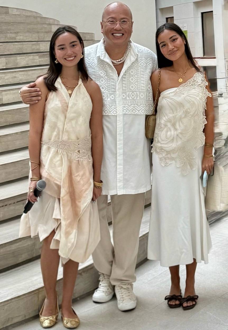THE genius behind Tayo: Granddaughters of National Artist for Architecture Francisco ‘Bobby”’ Mañosa and siblings Bella and Tasha Tanjutco with the author.