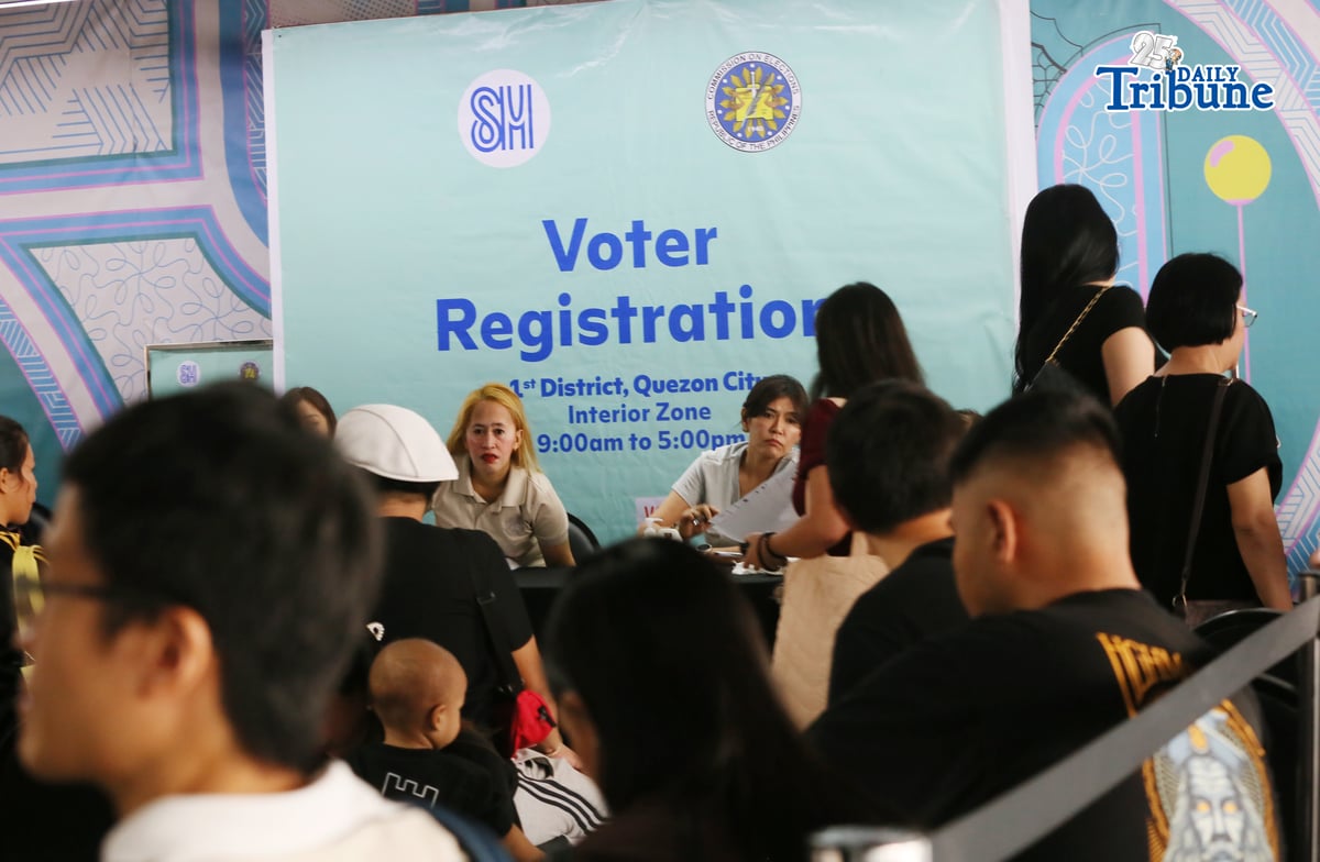 (May 16 2026) People queuing for voter registration at SM North Edsa in Quezon City on Saturday may 16 2026, a day before the COMELEC May 18 deadline for registration for the 2026 Barangay and Sangguniang Kabataan Elections BSKE. The Commission reminded the public to register and update their voter records before the deadline to avoid the last minute rush. Photo/Analy Labor