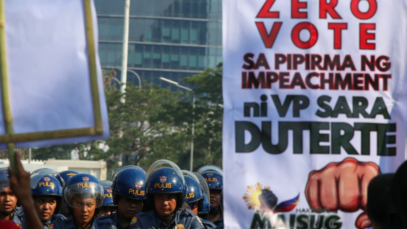 Political noise must not derail 
reforms, warns bank economist
