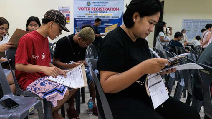 Voters register for upcoming BSKE