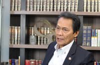 Window to the soul As in the Senate court trial of the late Chief Justice Renato Corona, the impeachment proceedings on Vice President Sara Duterte would offer the public a glimpse of her character, former University of the East College of Law Dean Amado Valdez said.