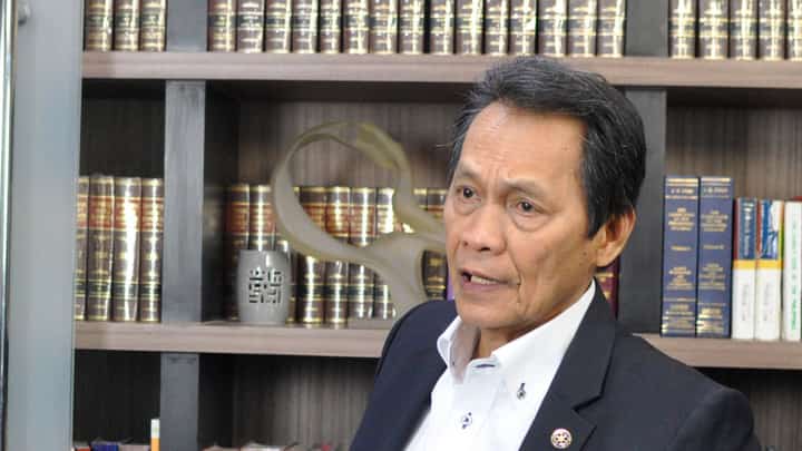 Window to the soul As in the Senate court trial of the late Chief Justice Renato Corona, the impeachment proceedings on Vice President Sara Duterte would offer the public a glimpse of her character, former University of the East College of Law Dean Amado Valdez said.