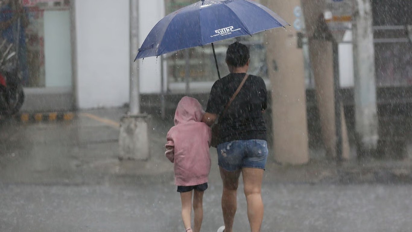 PAGASA warns of heavy rains