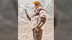 Nepali Sherpa scales Mount Everest 32x, sets world record