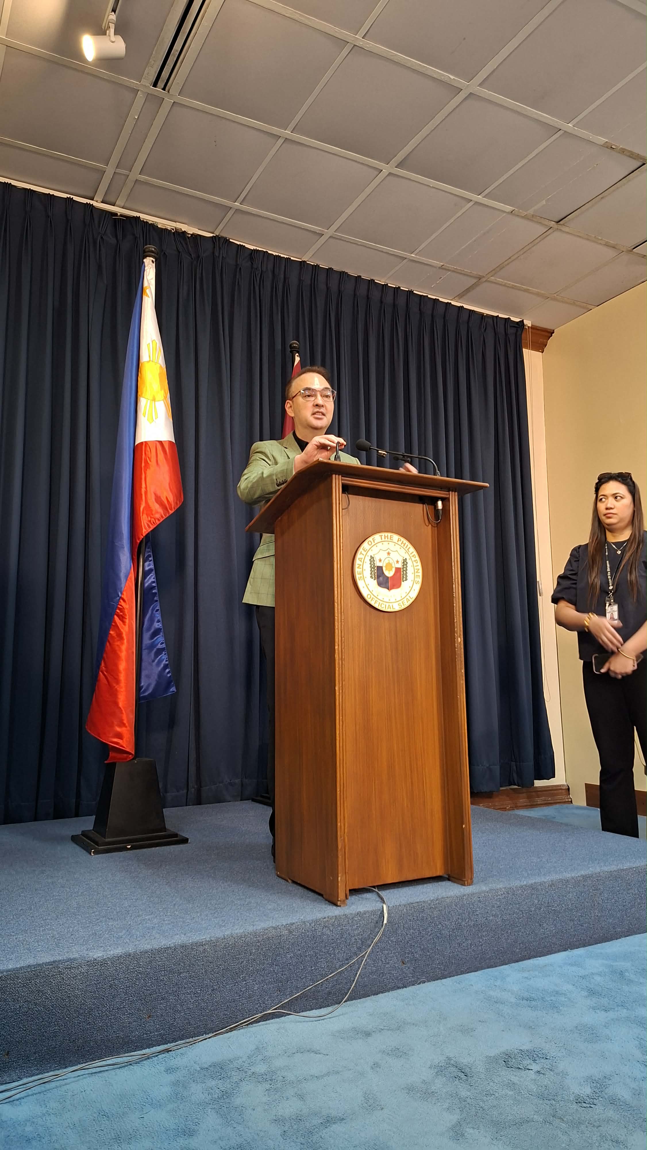 Cayetano rejects calls to resign over Senate shooting incident