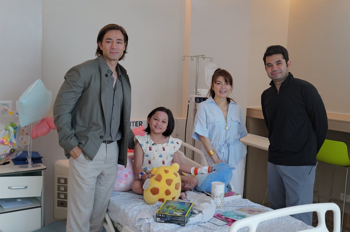 Dr. Hayden Kho visits Sophia Abalon during her recovery under the Belo Scar Project.
