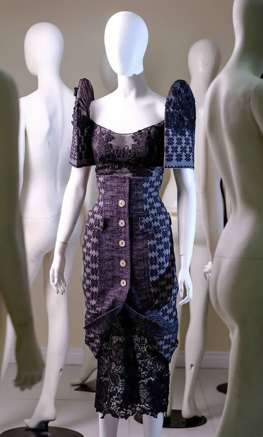 FEMININE terno with mens’ tailoring details by Slim’s Fashion and Arts School student Reymund Claridad.