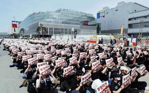Samsung Electronics, union in talks as court blunts planned strike