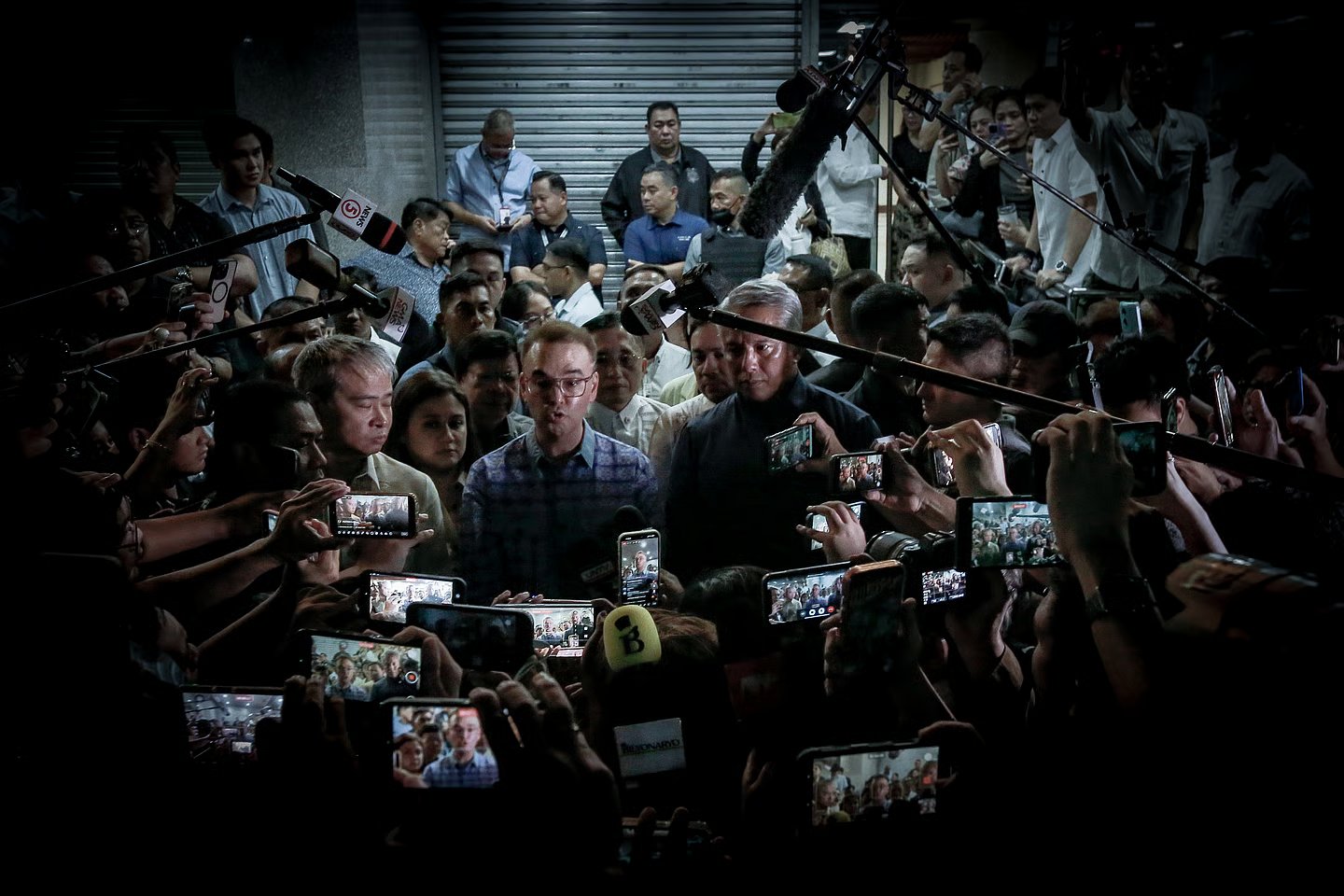 Ombudsman demands Senate: Submit media list during 13 May shooting