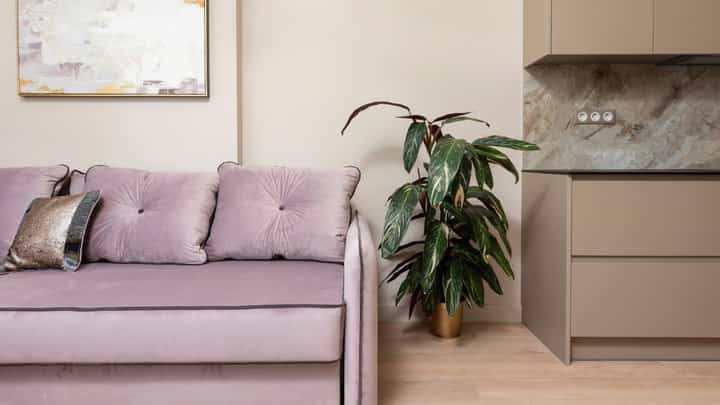 PASTEL colors are the best option if you wish to include colors that remind you of mother.