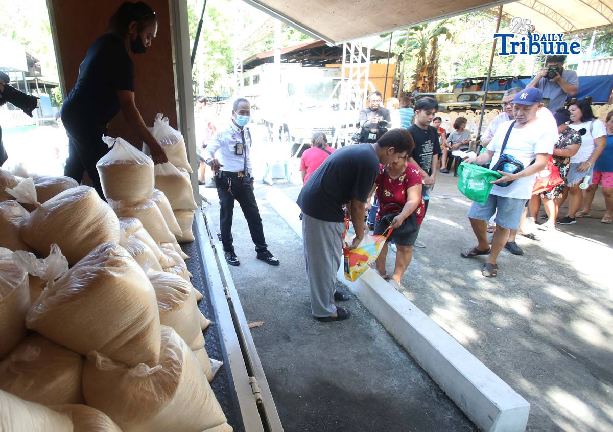 (May 20 2026) People from vulnerable sectors and lower-middle-income, on Wednesday morning May 20 2026  queue to buy the government’s P20 per kilo rice program known as Banteng Bigas Meron Na at the Department of Agriculture–Bureau of Animal Industry (DA-BAI) office in Quezon City. The program is accessible in around 900 Kadiwa ng Pangulo outlets nationwide, bringing relief to both vulnerable sectors and lower-middle-income households amid rising food costs.  A 73-year-old senior citizen was killed and a sidewalk vendor was injured early Wednesday, May 20, 2026, when a pickup truck plowed into a crowd waiting in line for the government's subsidized PHP20-per-kilo rice program in Quezon City.  The incident happened around 3:45 a.m. along Visayas Avenue in Barangay Vasra, outside the Department of Agriculture–Bureau of Animal Industry (DA-BAI) office. The victims were waiting on the sidewalk hours before the subsidized rice operations were set to begin when the driver of a black pickup truck allegedly lost control of the vehicle. The elderly victim, who was seated while waiting in line, sustained severe injuries and was declared dead on arrival at the nearest hospital in Quezon City. Photo/Analy Labor