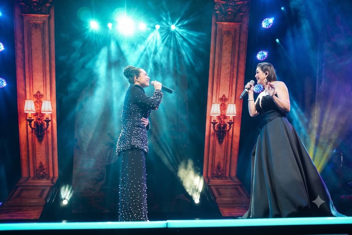 THE America’s Got Talent Season 20 champion shares the stage with ‘Asia’s Songbird’ Regine Velasquez.