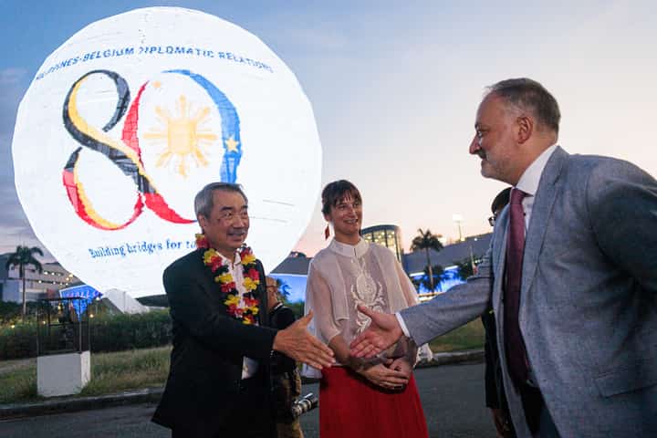 Belgian, Philippine officials light MOA Globe for Belgian Days launch
