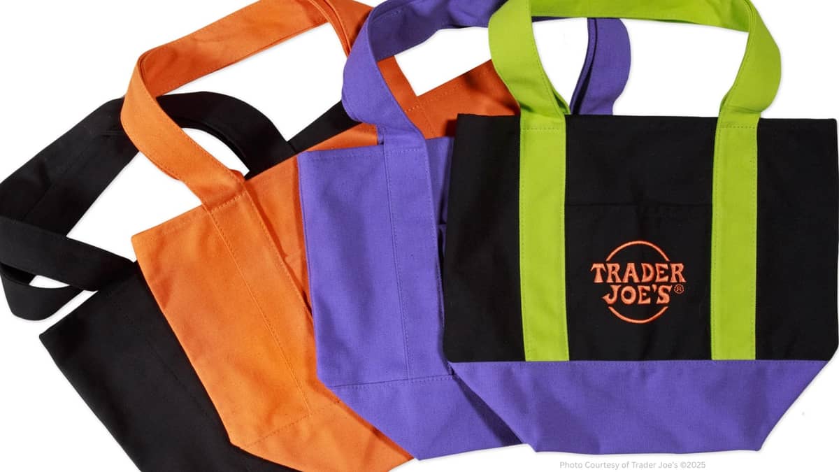HALLOWEEN-themed mini tote bag.