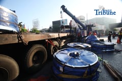 22-WHEELER TRUCK TILTS AT CALOOCAN ROTUNDA