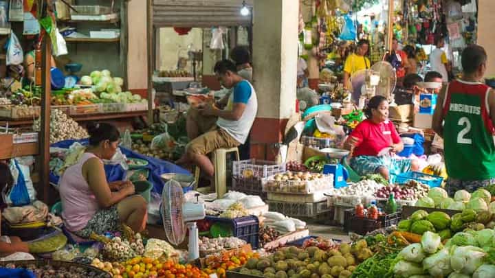 2 women arrested in alleged swindling incident at Vigan Public Market