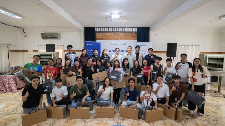 Thru AboitizPower GMEC-GNPD’s Reputation and Stakeholder Management (RSM), some 25 young Mariveleños underwent a 15-day Virtual Assistant Training and received new laptops on 14 May 2026.