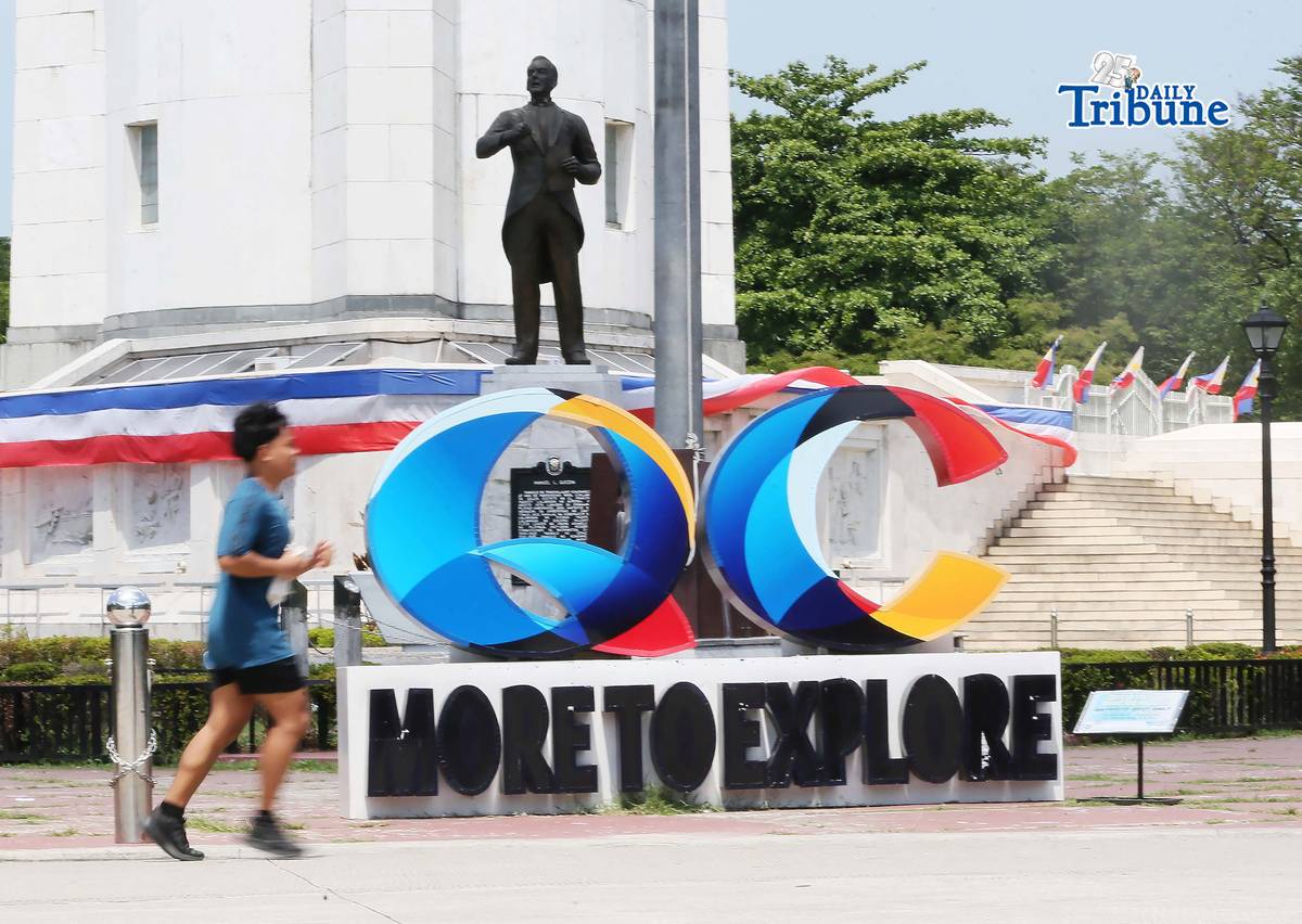 (May 23 2026) Philippine Flag seen at Quezon City Circle on Saturday May 23 2026, Days before the National Flag Day celebration on May 28. Photo/Analy Labor