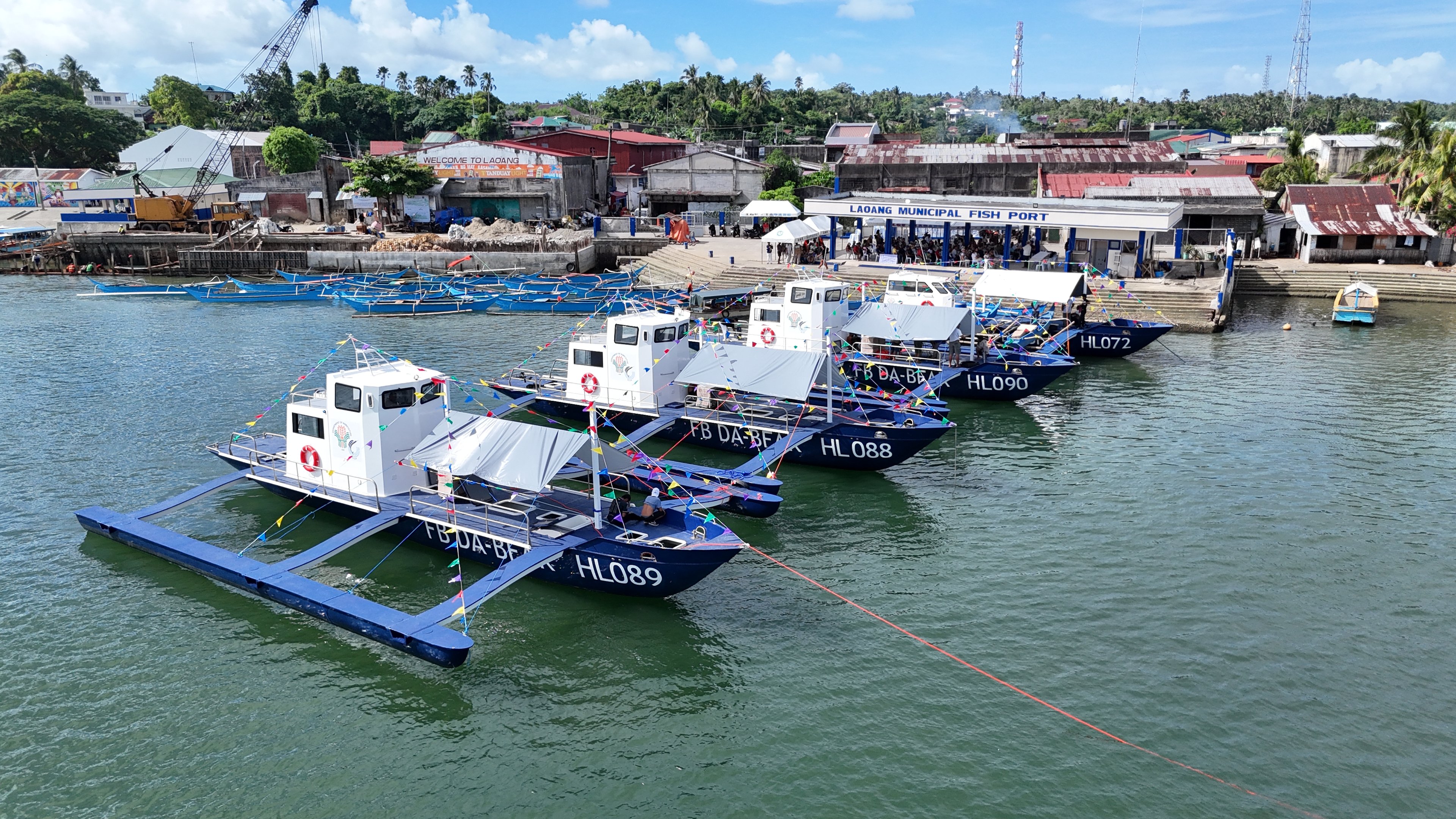 BFAR grants P42.7-M tuna fishing boats to Northern Samar fisherfolk groups