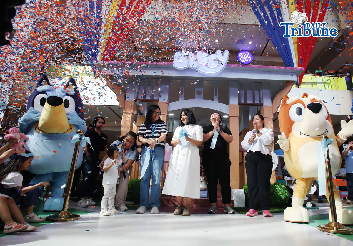 (May 23 2026) Kids enjoy playing, hugging the Bluey and Bingo mascots and the face paint, during the launching of Bluey Playdates with Friends at SM Marikina on Saturday May 23 2026, highlighted by a ribbon cutting ceremony and fun meet & greet photo opportunities with Bluey and Bingo mascots. The interactive garden-inspired play area lets families enjoy immersive photo spots and playful moments at the mall atrium as part of the Project: Playverse of SM Supermalls. Photo/Analy Labor