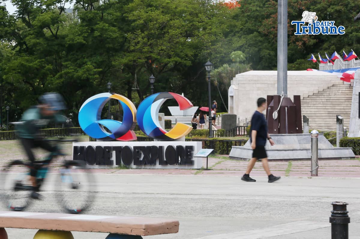 (May 23 2026) Philippine Flag seen at Quezon City Circle on Saturday May 23 2026, Days before the National Flag Day celebration on May 28. Photo/Analy Labor