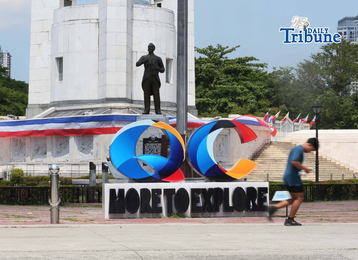 (May 23 2026) Philippine Flag seen at Quezon City Circle on Saturday May 23 2026, Days before the National Flag Day celebration on May 28. Photo/Analy Labor