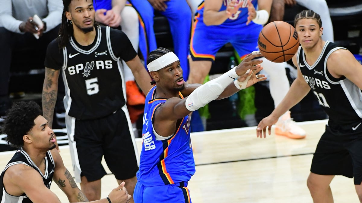 Thunder deafen Spurs, grab 2-1 lead