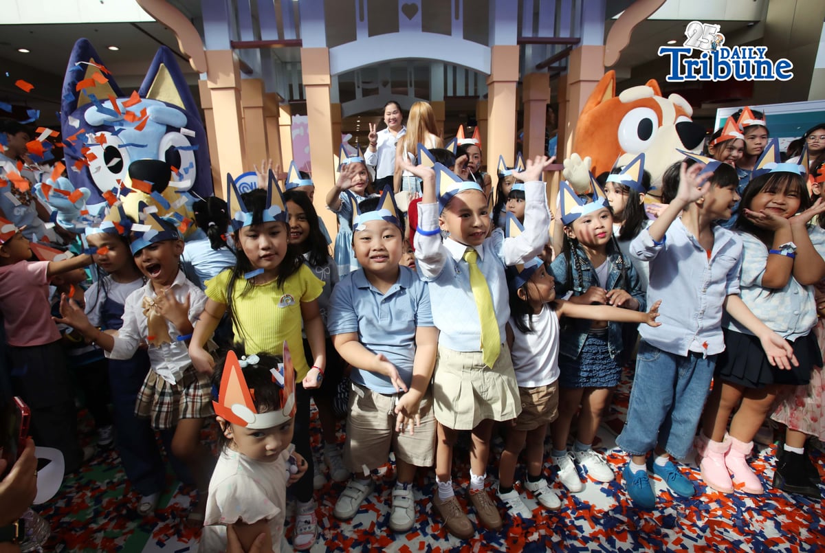 (May 23 2026) Kids enjoy playing, hugging the Bluey and Bingo mascots and the face paint, during the launching of Bluey Playdates with Friends at SM Marikina on Saturday May 23 2026, highlighted by a ribbon cutting ceremony and fun meet & greet photo opportunities with Bluey and Bingo mascots. The interactive garden-inspired play area lets families enjoy immersive photo spots and playful moments at the mall atrium as part of the Project: Playverse of SM Supermalls. Photo/Analy Labor
