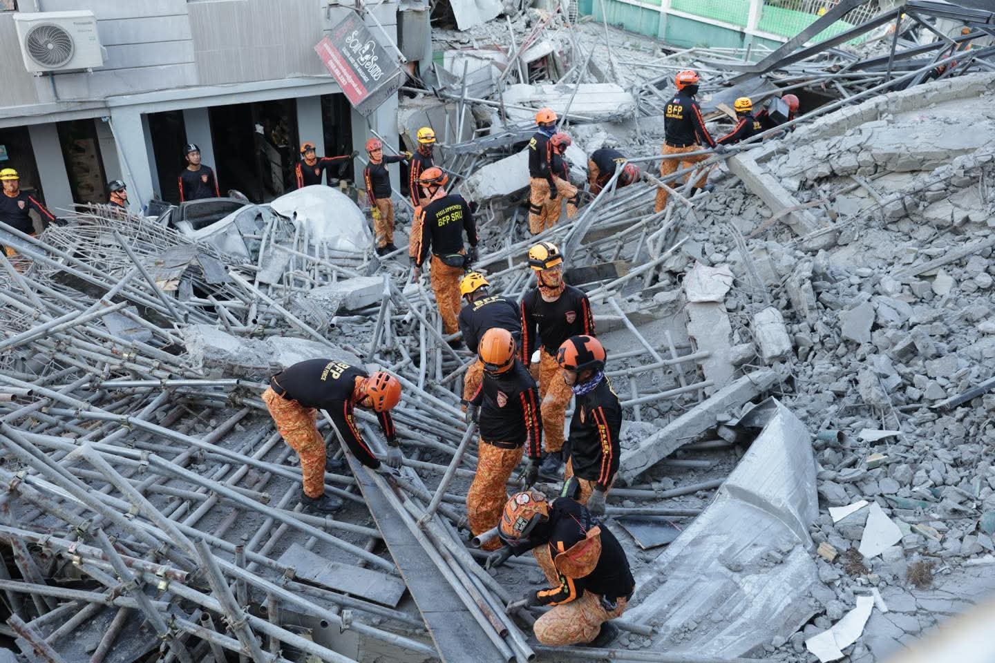 35 given aid from collapsed building in Angeles City