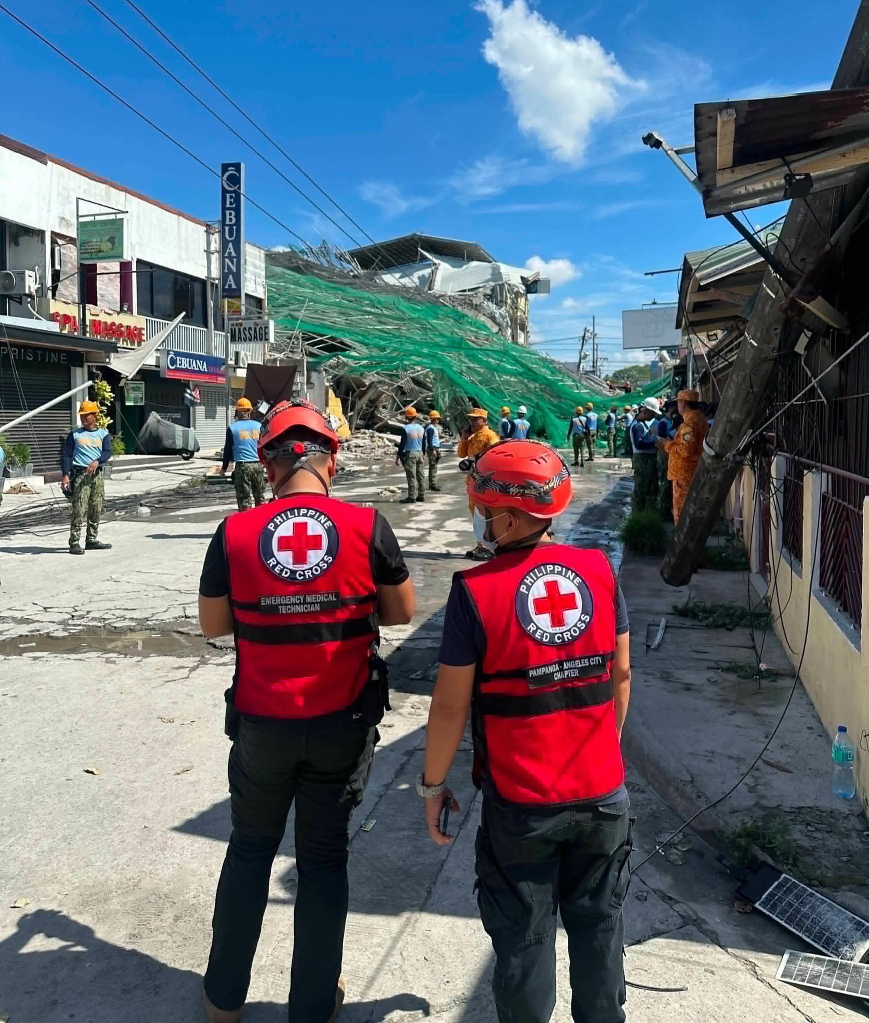 Building collapse in Angeles traps workers; rescue operations continue