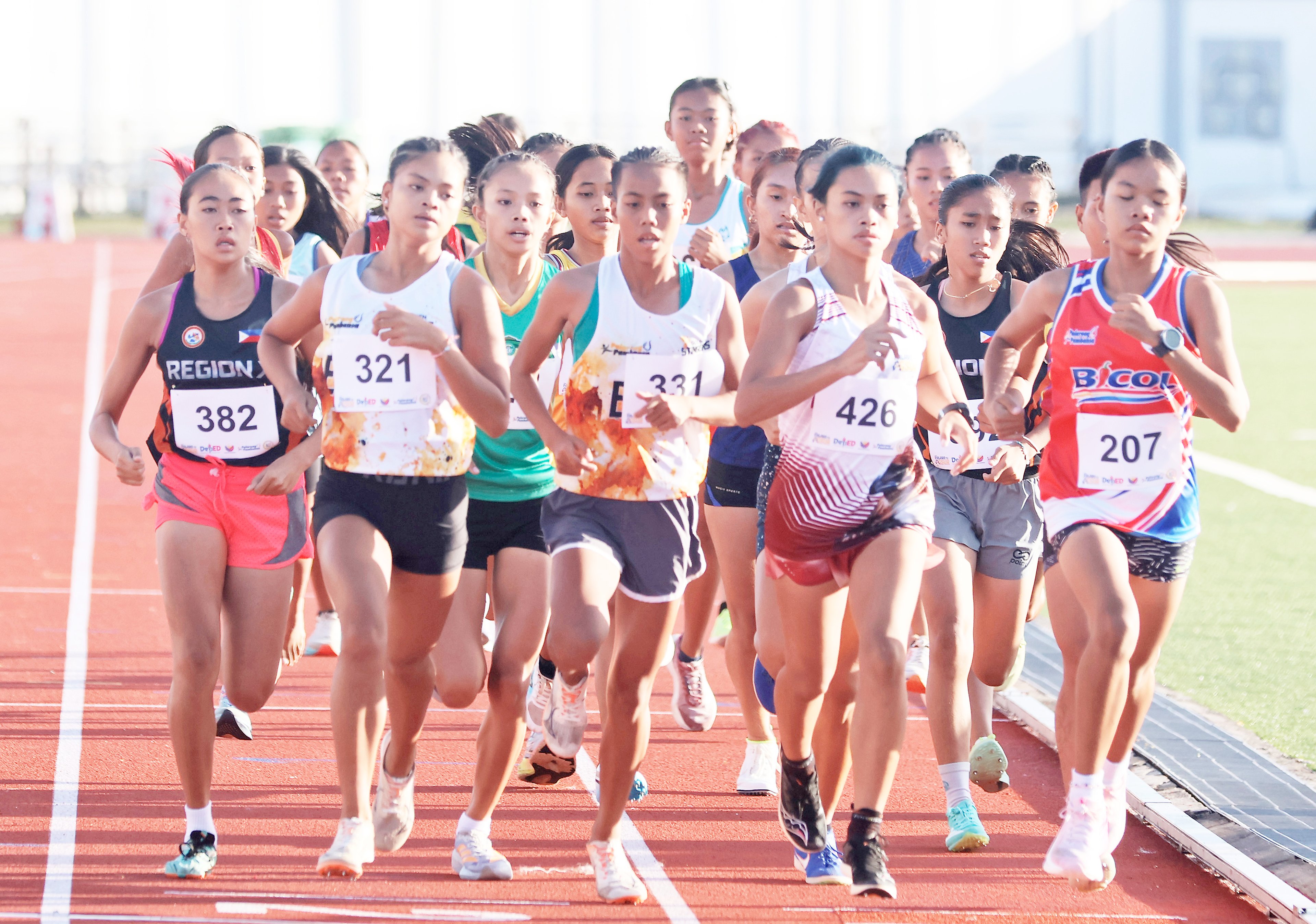 KEEPING THE CROWN: Tajarros dominates anew, clinches 3000m title 