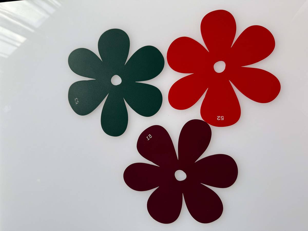 SAMPLE colors for floor and surface lamps in Forrest Green, Toma Tomato, and Pommy Burgundy Palette.