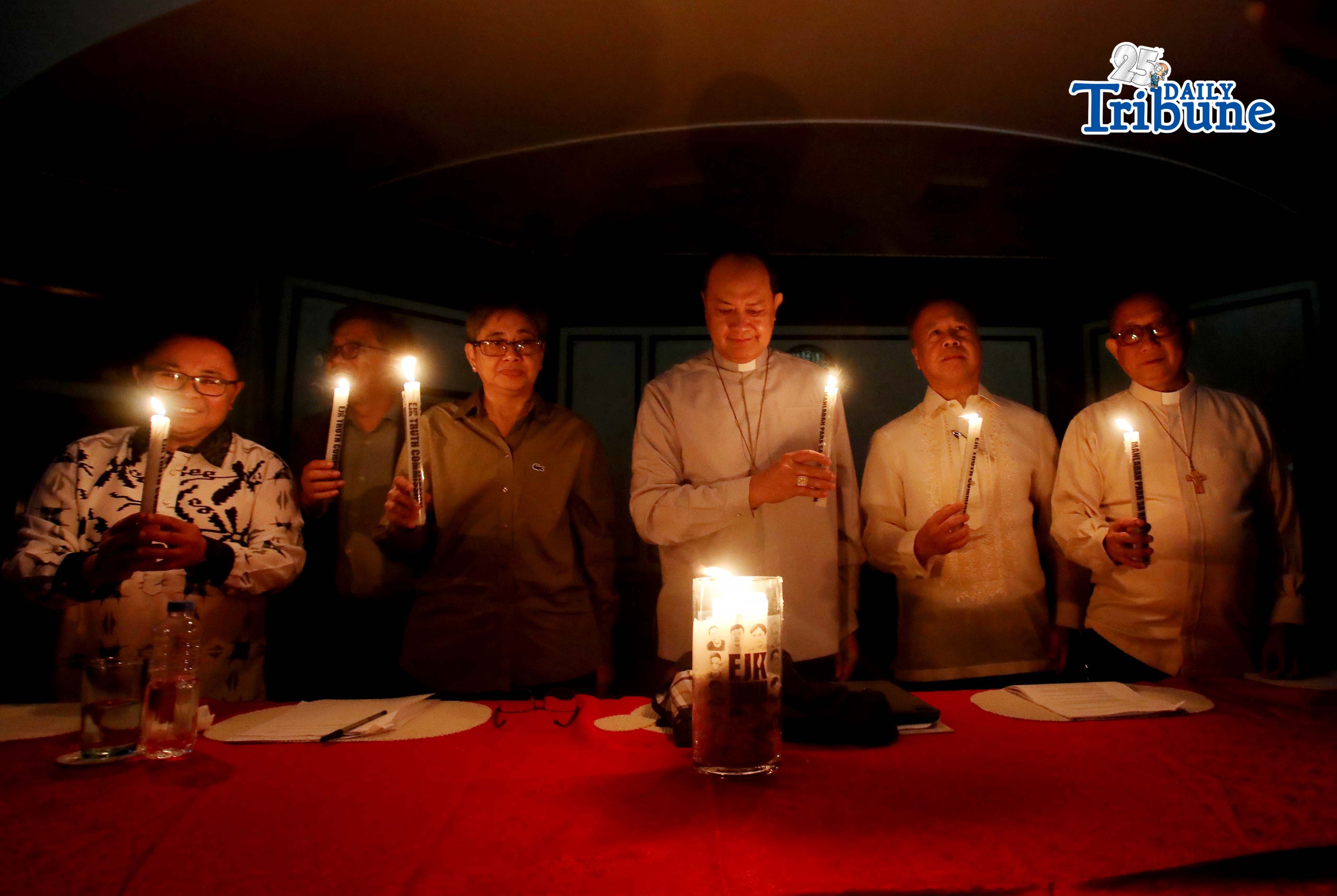 (May 27 2026) Human rights advocates, religious leaders, and members of civil society, led by Carlos Conde, Dr. Al Fuertes, forensics pathologist Dr. Raquel Barros del Rosario-Fortun, Cardinal Pablo "Ambo" David, former ICC Judge Raul Pangalangan, Fr. Daniel Franklin E. Pilario, Fr. Flaviano “Flavie” Villanueva, light the candles, during the launching of the EJK Truth Commission at Villa San Miguel on Wednesday, May 27, 2026. The independent, civilian-led, and truth-seeking body aims to establish a credible public record of extrajudicial killings and related abuses in the Philippines, nearly a decade after drug war-related killings escalated nationwide in 2016. The Commission is guided by Pablo Virgilio David as adviser to help safeguard its integrity, independence, and mission in pursuing truth, justice, and healing. Photo/Analy Labor