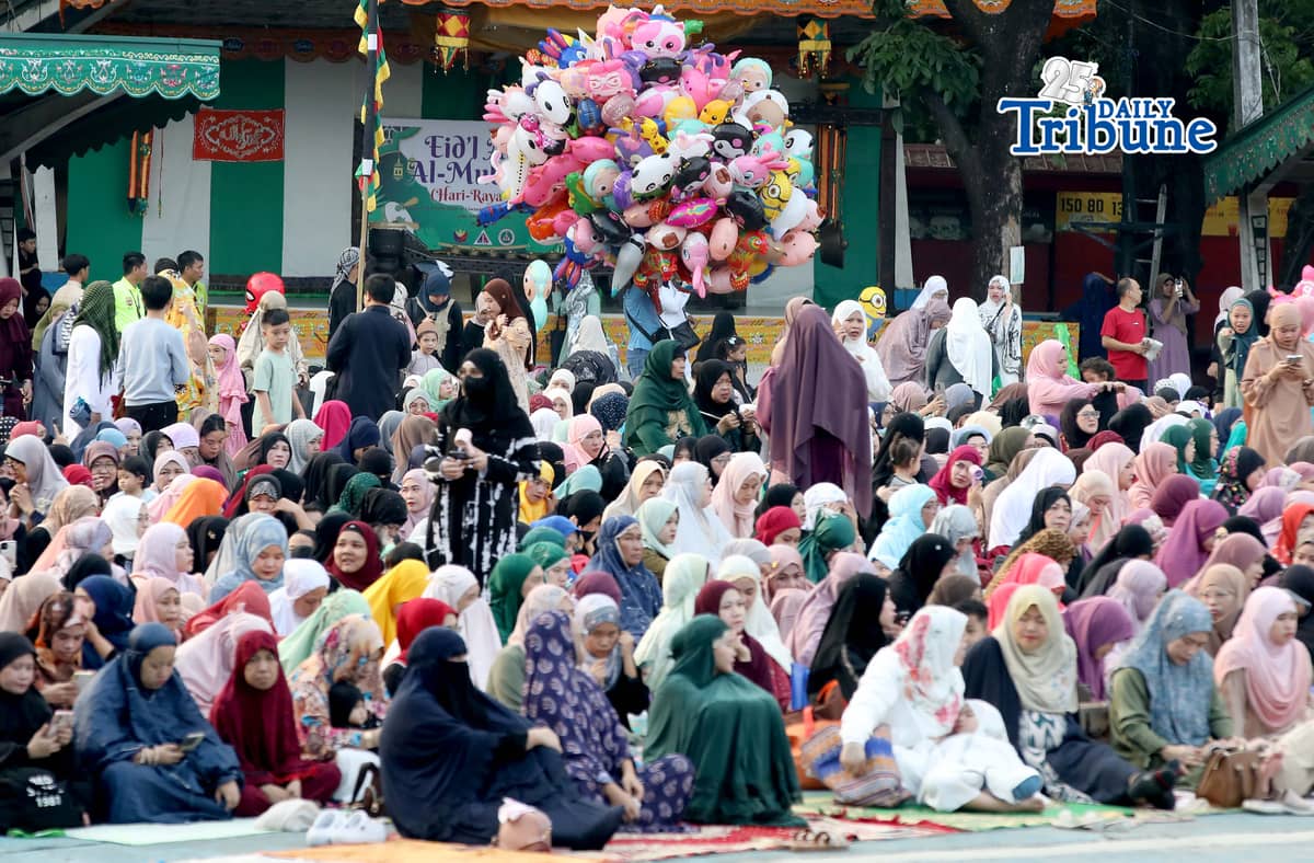 (May 27 2026) Muslims gather in prayer at the Quezon Memorial Circle in Quezon City on Wednesday, May 27, 2026, as they celebrate Eid’l al-Adha or the Feast of Sacrifice, one of the two most important holidays in the Islamic calendar, honoring the devotion of Prophet Ibrahim (Abraham) and his willingness to sacrifice his son Ismail as an act of obedience to God. Photo/Analy Labor