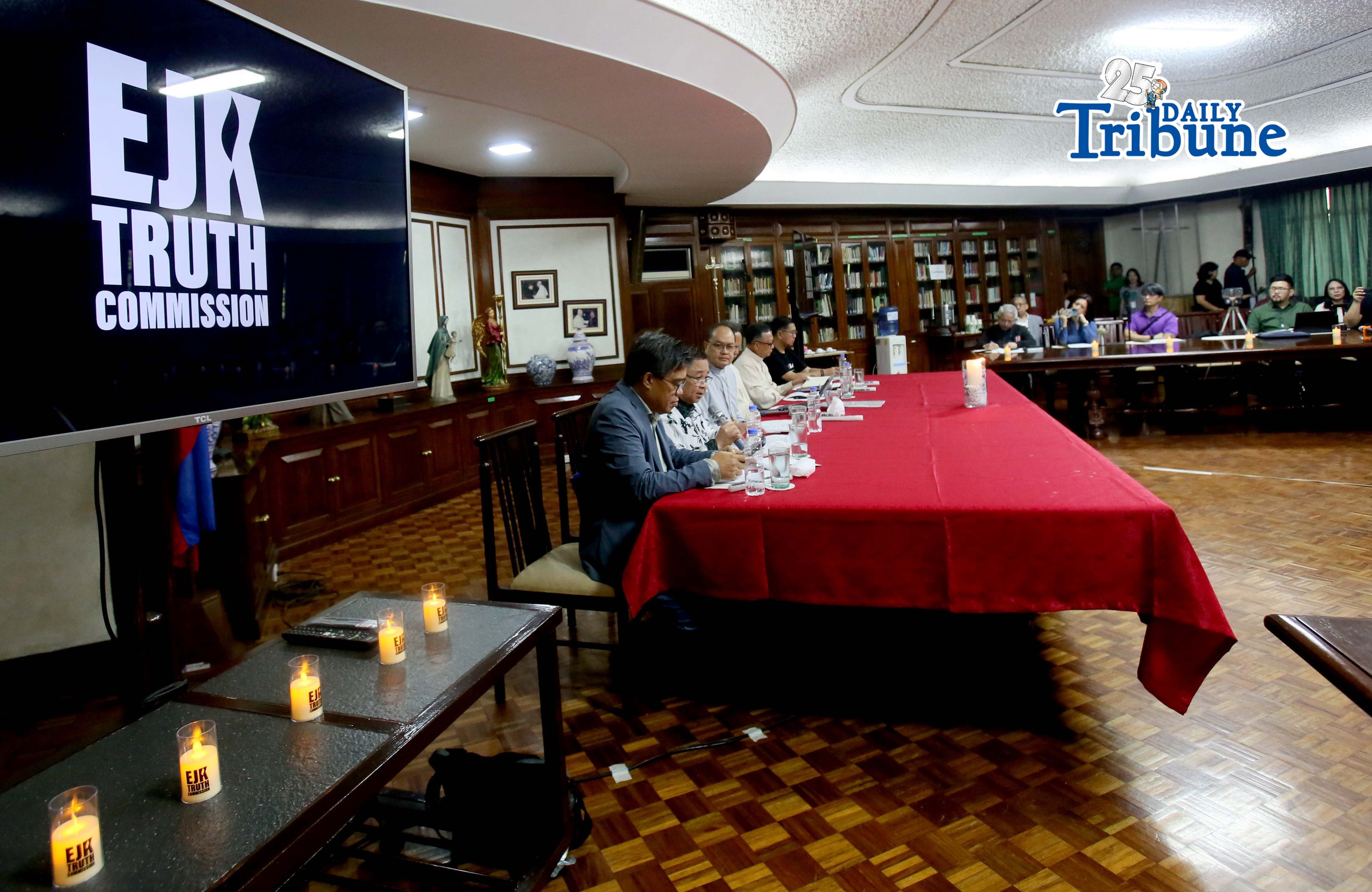 (May 27 2026) Human rights advocates, religious leaders, and members of civil society, led by Carlos Conde, Dr. Al Fuertes, forensics pathologist Dr. Raquel Barros del Rosario-Fortun, Cardinal Pablo "Ambo" David, former ICC Judge Raul Pangalangan, Fr. Daniel Franklin E. Pilario, Fr. Flaviano “Flavie” Villanueva, light the candles, during the launching of the EJK Truth Commission at Villa San Miguel on Wednesday, May 27, 2026. The independent, civilian-led, and truth-seeking body aims to establish a credible public record of extrajudicial killings and related abuses in the Philippines, nearly a decade after drug war-related killings escalated nationwide in 2016. The Commission is guided by Pablo Virgilio David as adviser to help safeguard its integrity, independence, and mission in pursuing truth, justice, and healing. Photo/Analy Labor