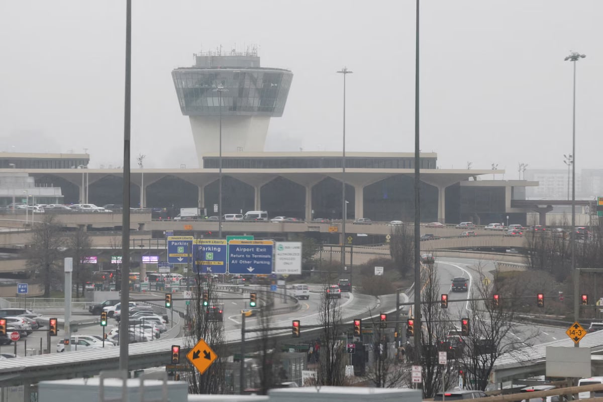 US agency could soon stop processing international flights at Newark, DHS secretary says