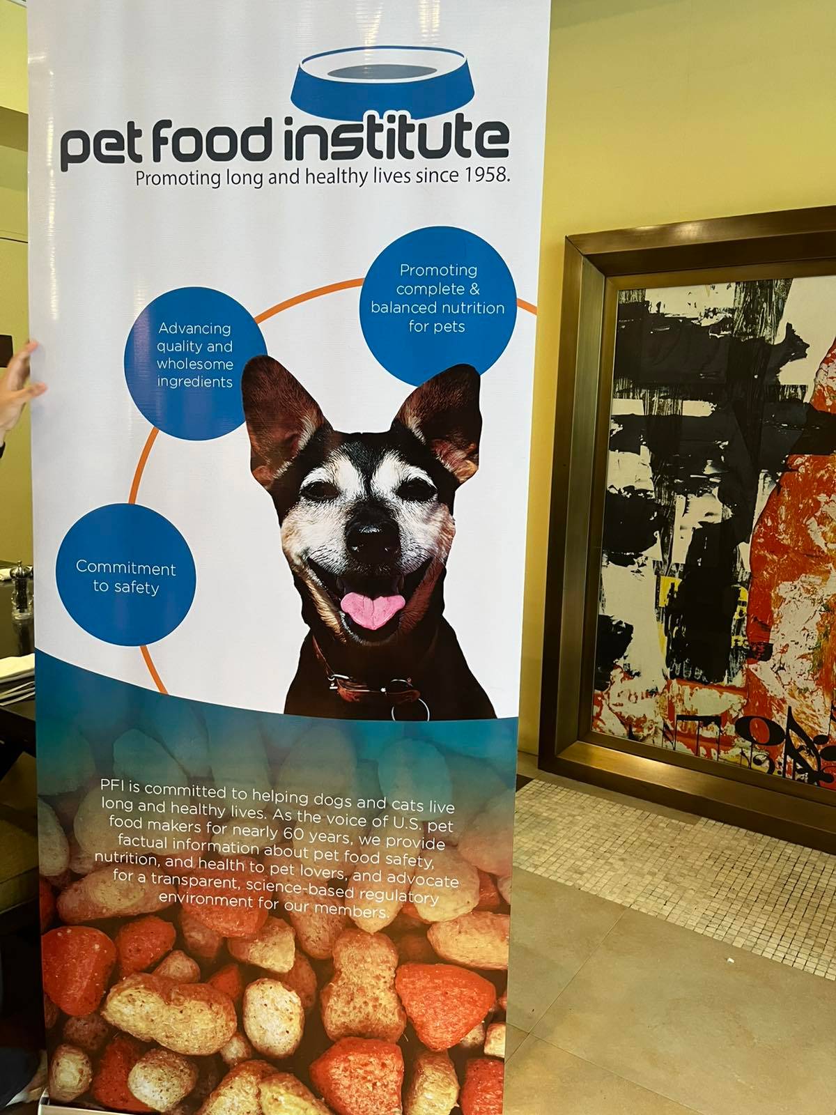 PET FOOD INSTITUTE is dedicated to help give longer, healthier lives, to pets
